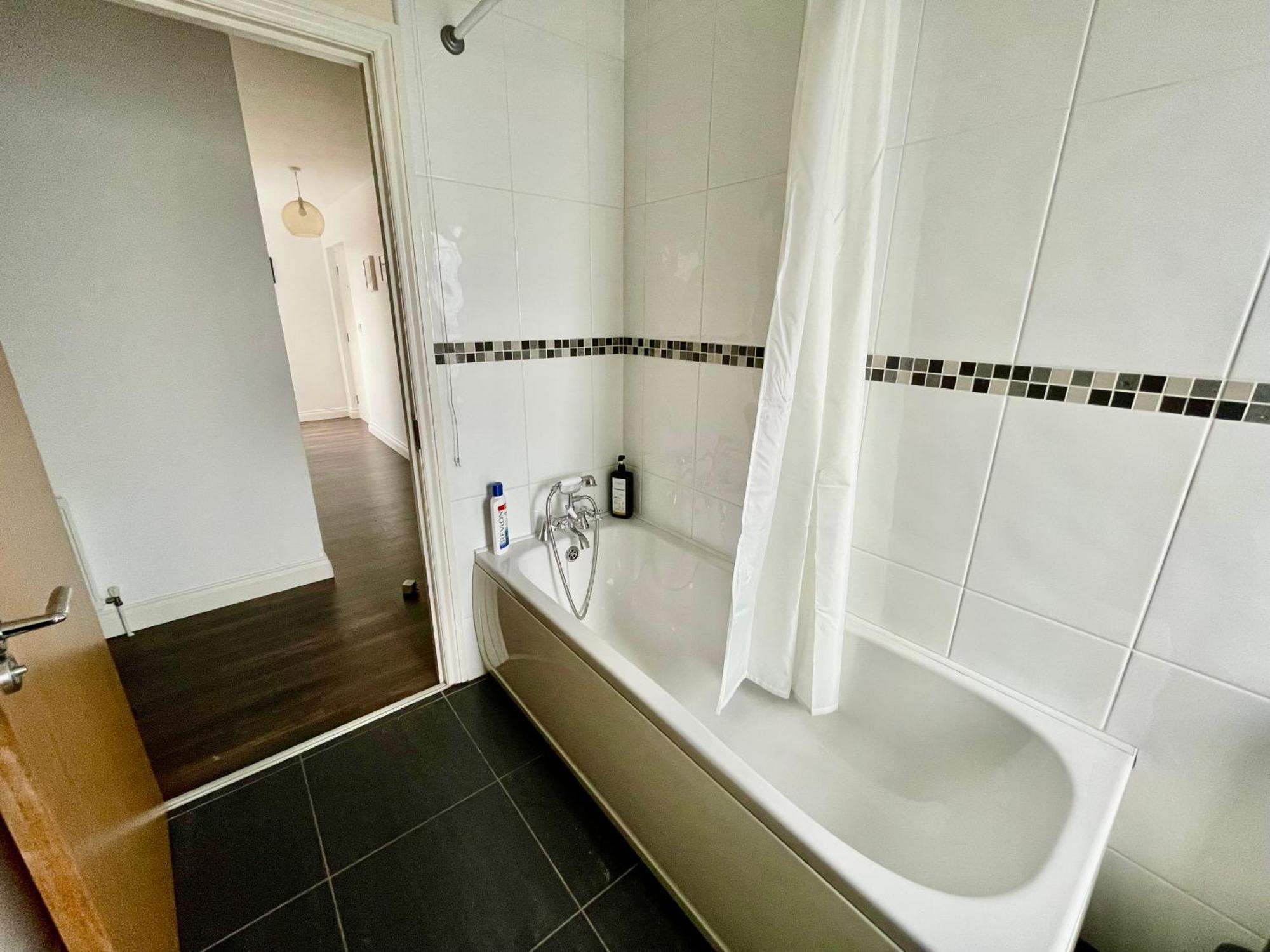 2 Bedroom City-Centre Apartment With Free Parking ベルファスト エクステリア 写真